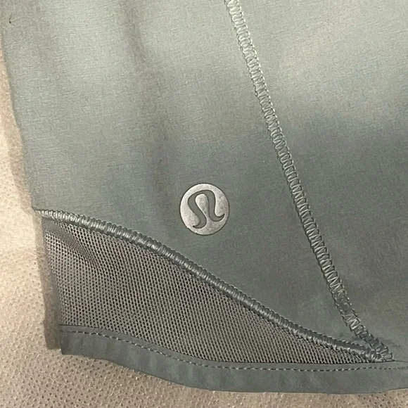 LULULEMON Light Green Lined Shorts sz 4 Tall - Picture 3 of 5